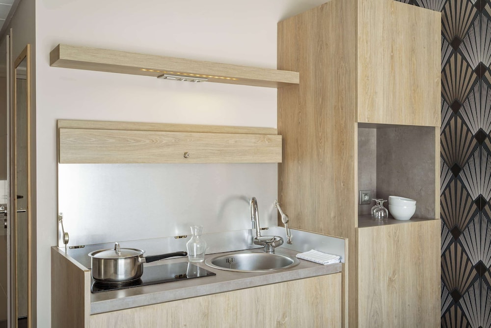 best western les aureliades