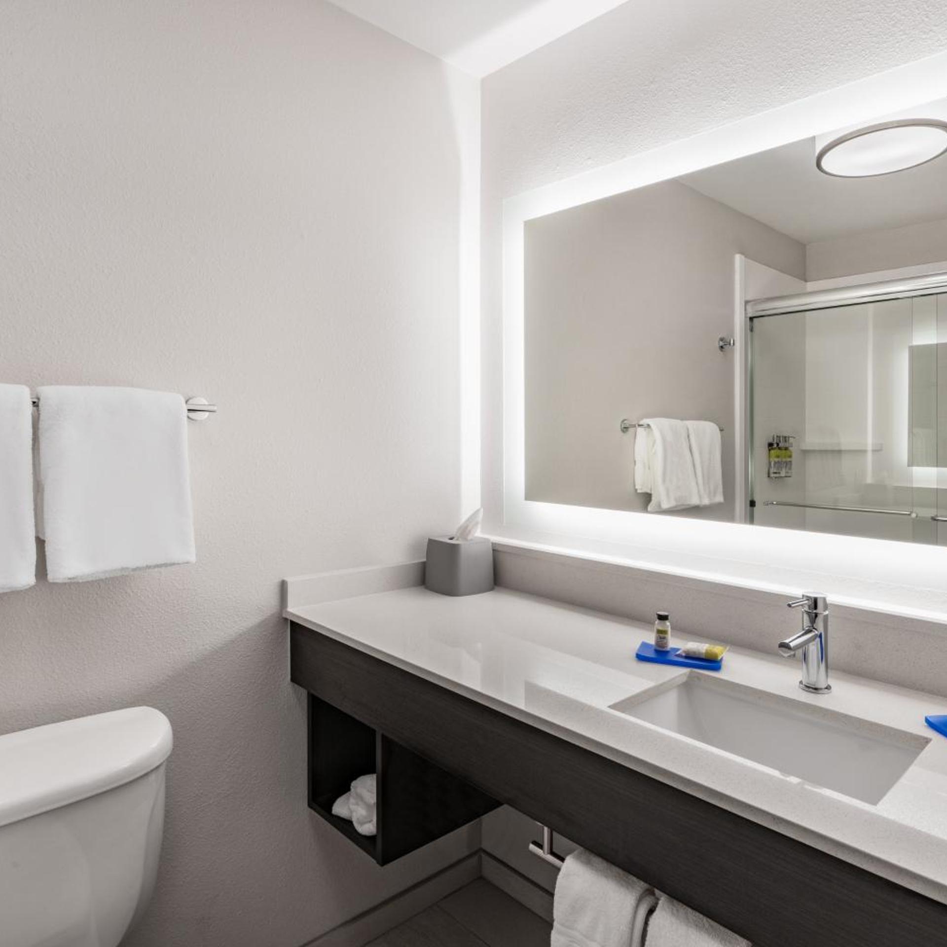 holiday inn express and suites trinidad by ihg