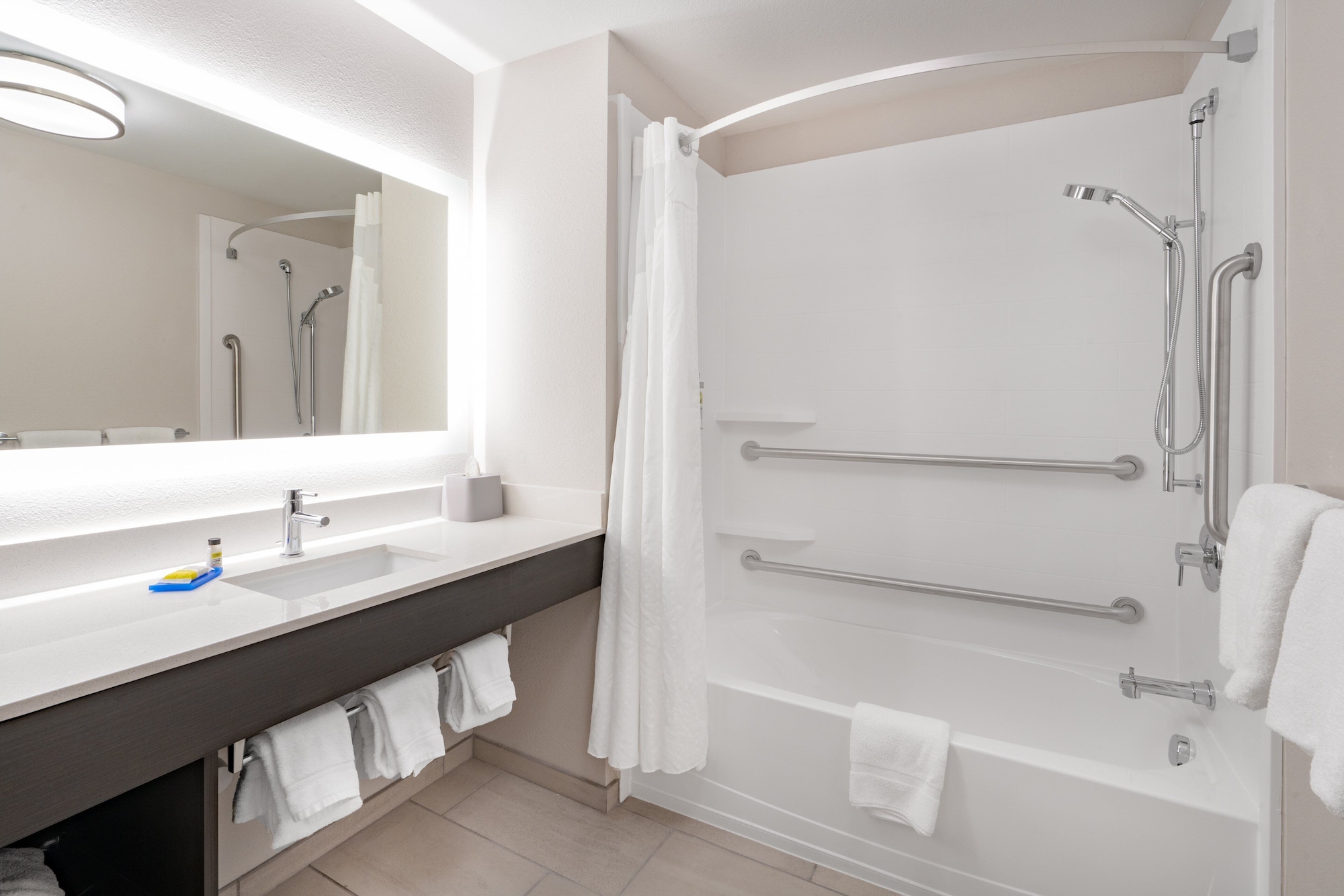 holiday inn express and suites trinidad by ihg