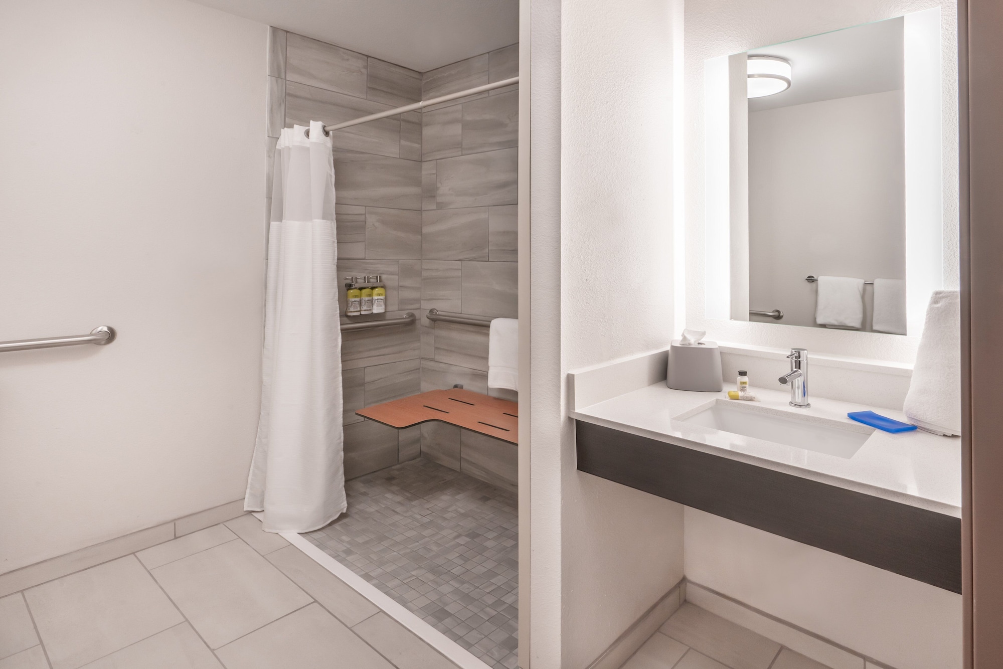 holiday inn express and suites trinidad by ihg