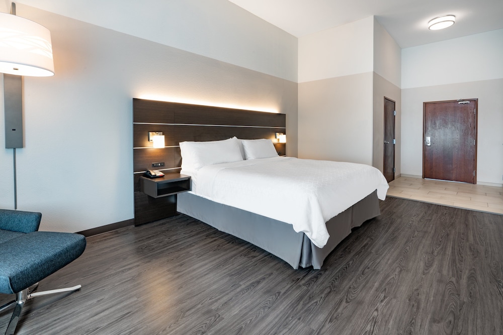 holiday inn express and suites trinidad by ihg