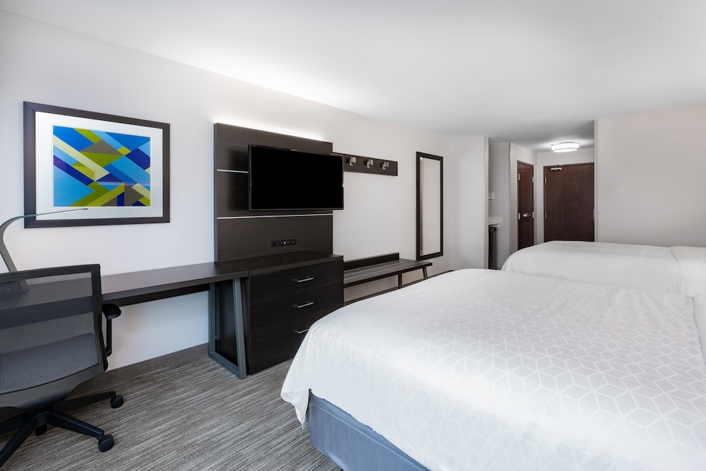 holiday inn express and suites trinidad by ihg