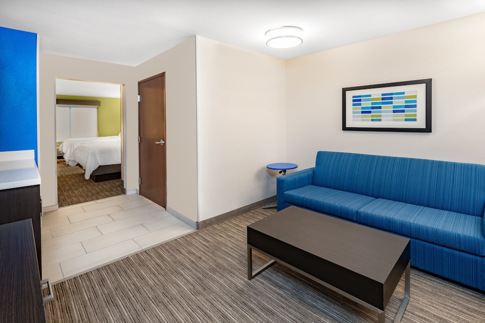 holiday inn express and suites trinidad by ihg