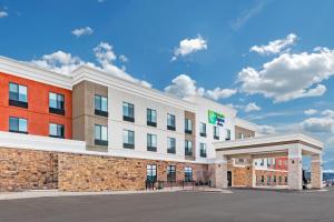 holiday inn express and suites trinidad by ihg