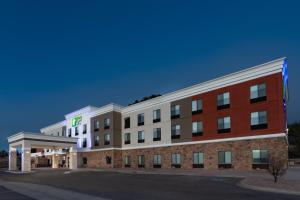 holiday inn express and suites trinidad by ihg