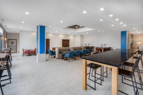 holiday inn express and suites trinidad by ihg