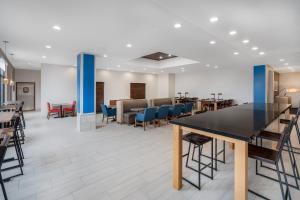 holiday inn express and suites trinidad by ihg