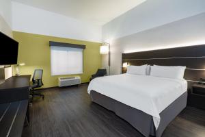 holiday inn express and suites trinidad by ihg
