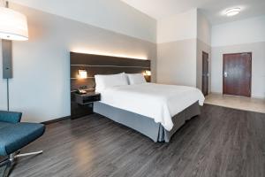 holiday inn express and suites trinidad by ihg