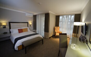 Regent Select Hotel,National Museum>>Gaborone,4 star