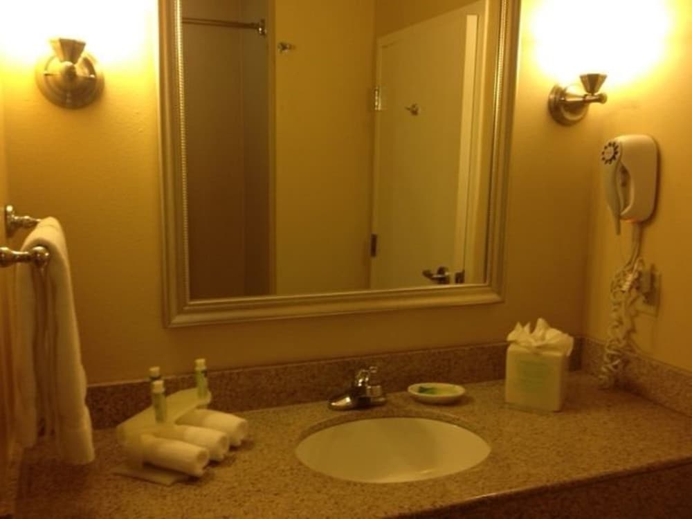 holiday inn express and suites tucson by ihg