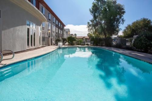holiday inn express and suites tucson by ihg