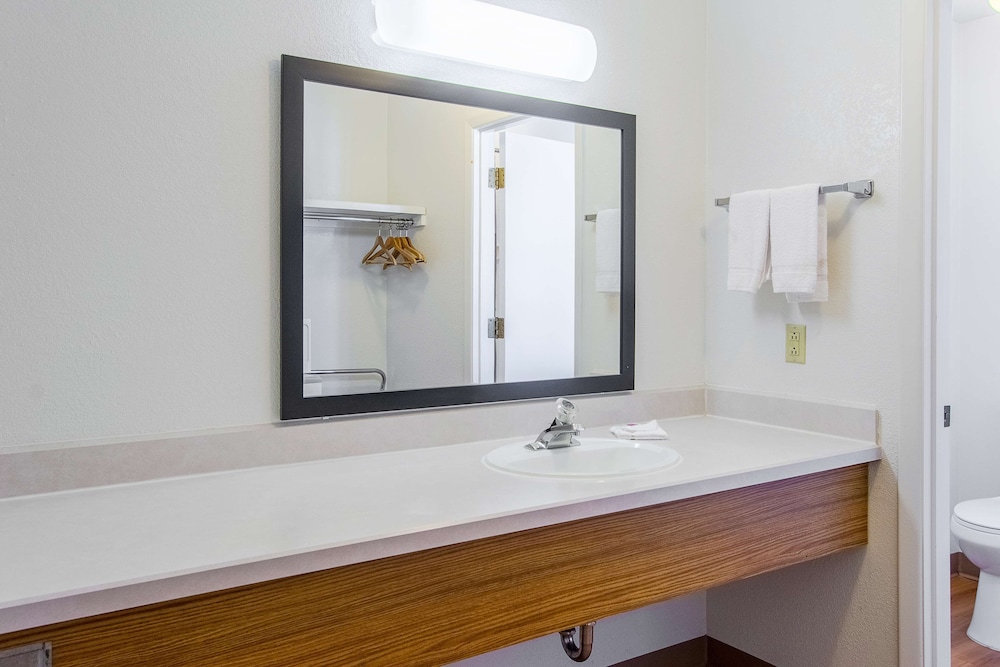 motel 6 madras or