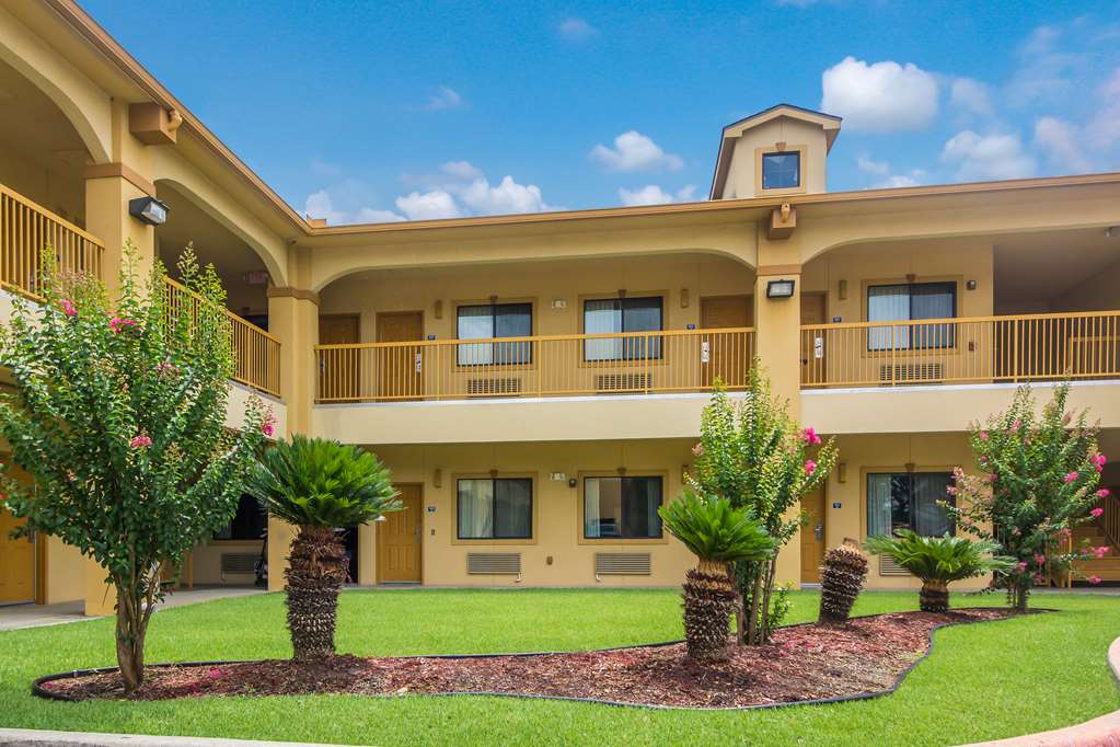 americas best value inn and suites tomball