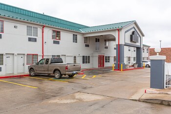 motel 6 tulsa ok airport
