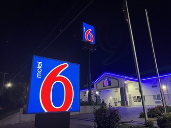 Motel 6 Tulsa, Ok - Airport,Florence Park>>Tulsa,2 star