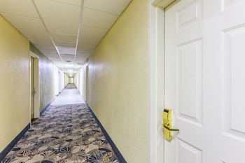 motel 6 tulsa ok airport