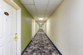 motel 6 tulsa ok airport