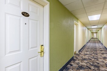 motel 6 tulsa ok airport