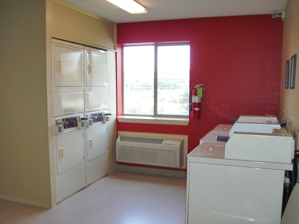 extended stay america suites tulsa midtown
