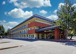 olympic inn and suites