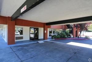 olympic inn and suites