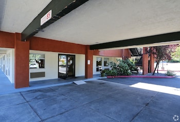 olympic inn and suites