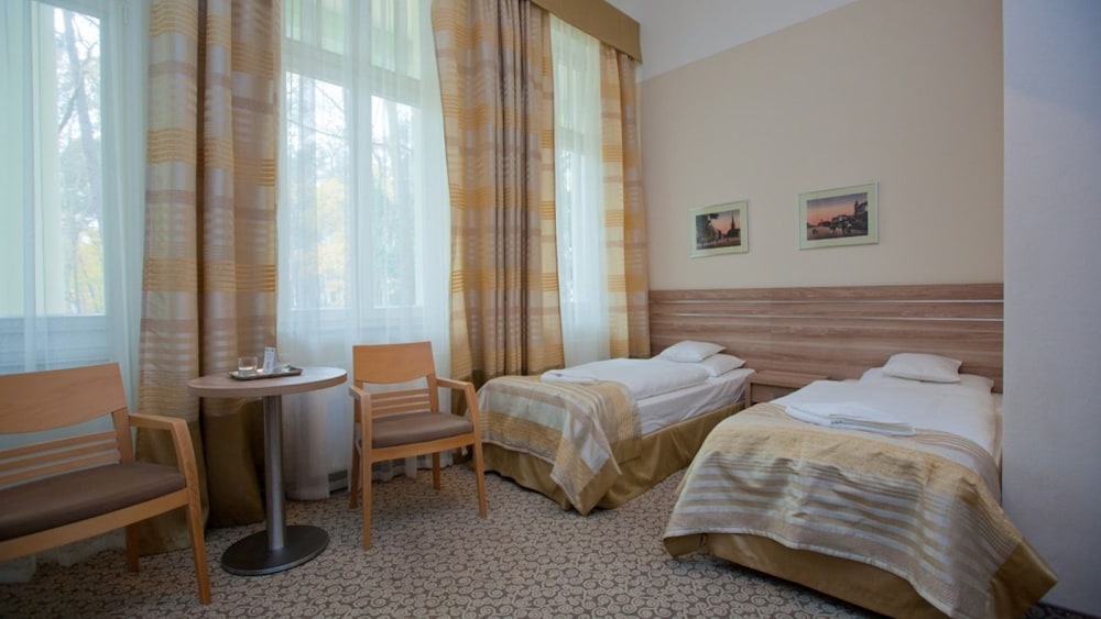 hotel cesarskie ogrody