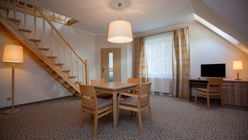 hotel cesarskie ogrody