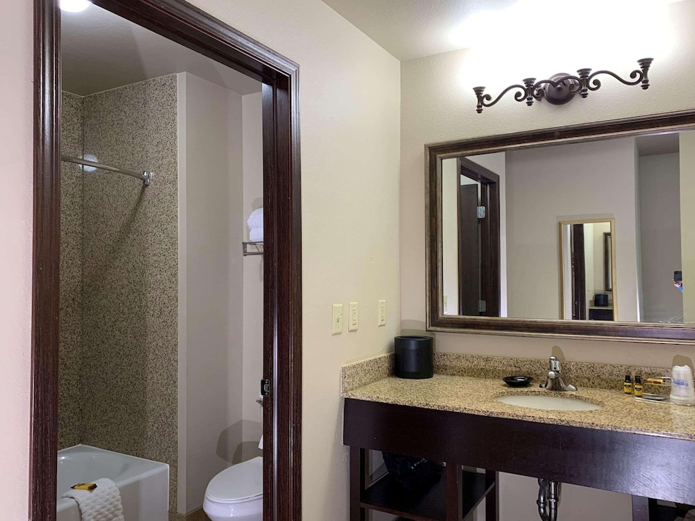 radisson hotel river falls