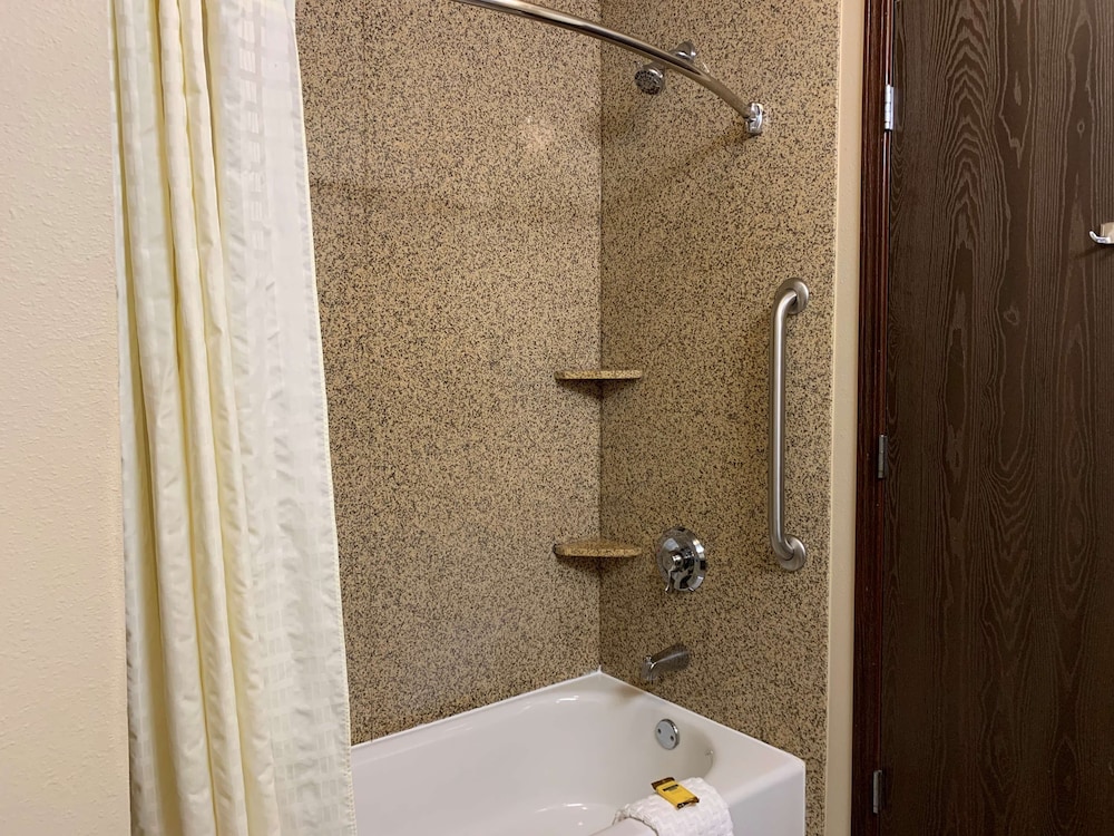 radisson hotel river falls