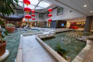 holiday inn montreal centreville downtown
