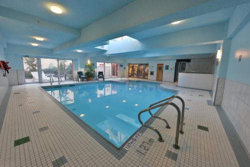 holiday inn montreal centreville downtown
