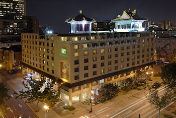 Holiday Inn Montreal Centreville Downtown,Near Sainte-Catherine Street,4 star