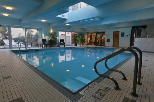 holiday inn montreal centreville downtown