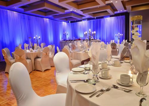 holiday inn montreal centreville downtown