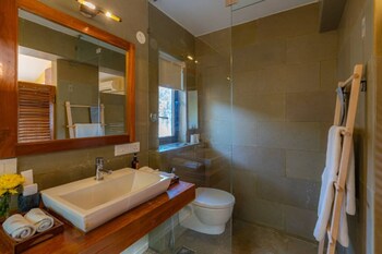 cliffhouse by hireavilla 5br w pvt pool in saipem
