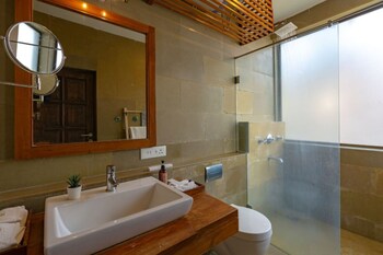 cliffhouse by hireavilla 5br w pvt pool in saipem