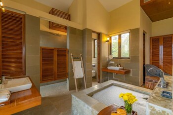 cliffhouse by hireavilla 5br w pvt pool in saipem