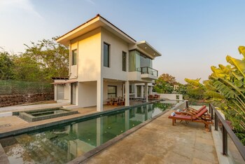 cliffhouse by hireavilla 5br w pvt pool in saipem