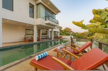 cliffhouse by hireavilla 5br w pvt pool in saipem