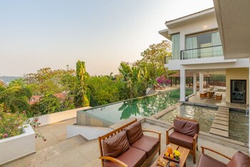 cliffhouse by hireavilla 5br w pvt pool in saipem