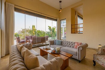 cliffhouse by hireavilla 5br w pvt pool in saipem