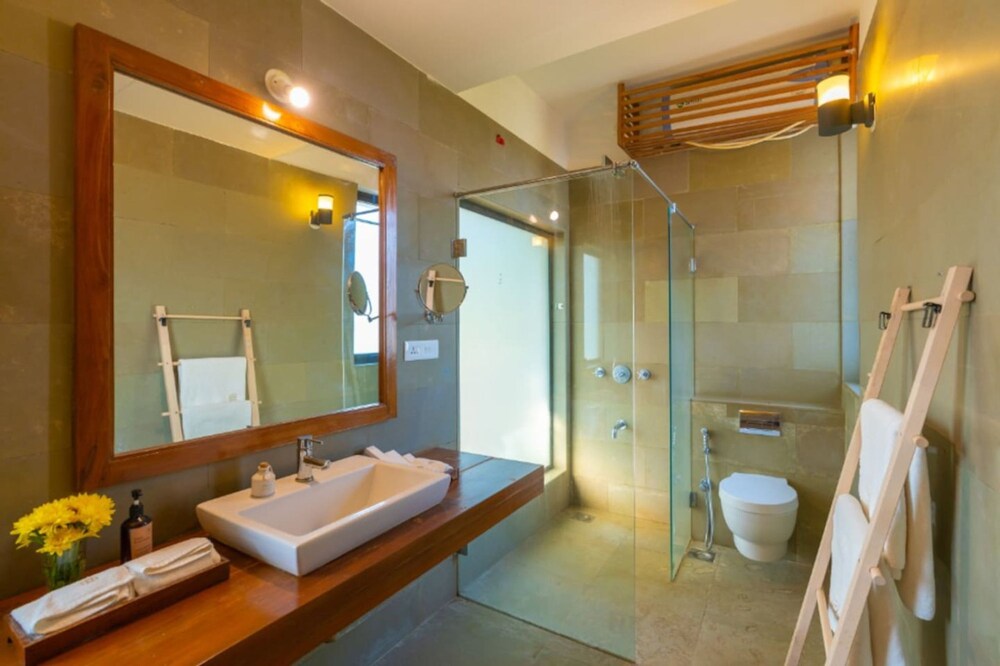 cliffhouse by hireavilla 5br w pvt pool in saipem