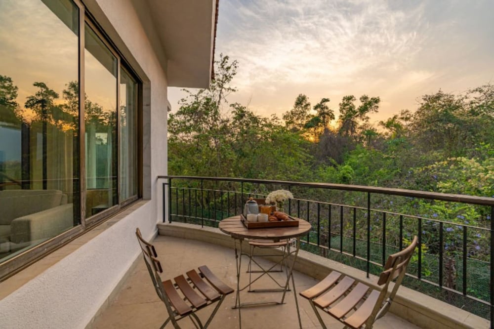 cliffhouse by hireavilla 5br w pvt pool in saipem