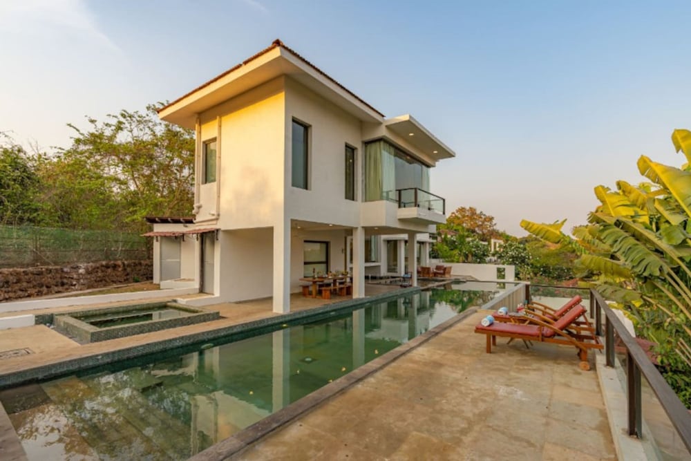 cliffhouse by hireavilla 5br w pvt pool in saipem