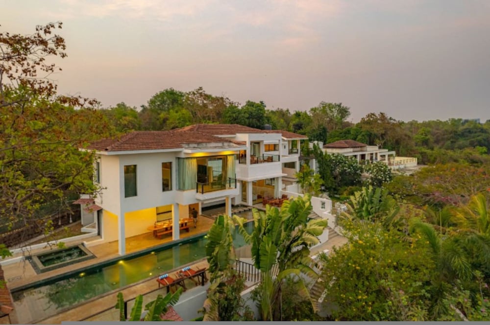 cliffhouse by hireavilla 5br w pvt pool in saipem