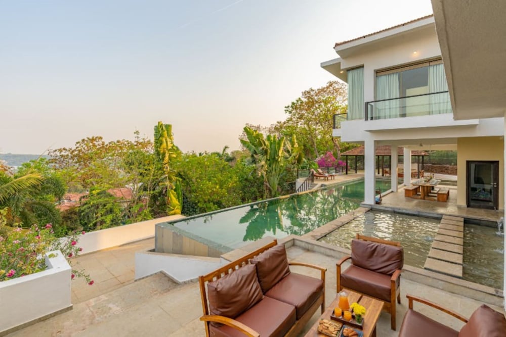 cliffhouse by hireavilla 5br w pvt pool in saipem