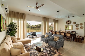Villa Verona By Hireavilla 6Br With Pool In Parra,Saint Annes Church Road,3 star