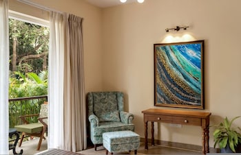 villa verona by hireavilla 6br with pool in parra